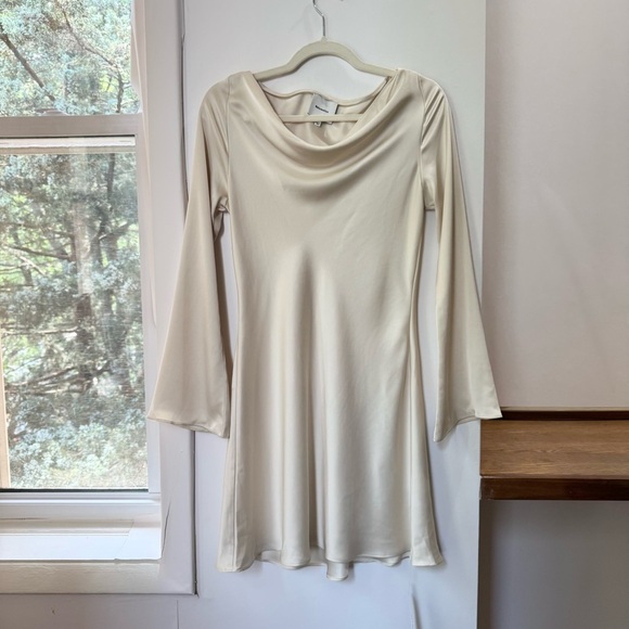NWT Reformation Pike Satin Dress Mini Short Long Sleeve Almond Cream Medium - Picture 14 of 16